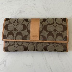Coach Classic Continental Wallet Used